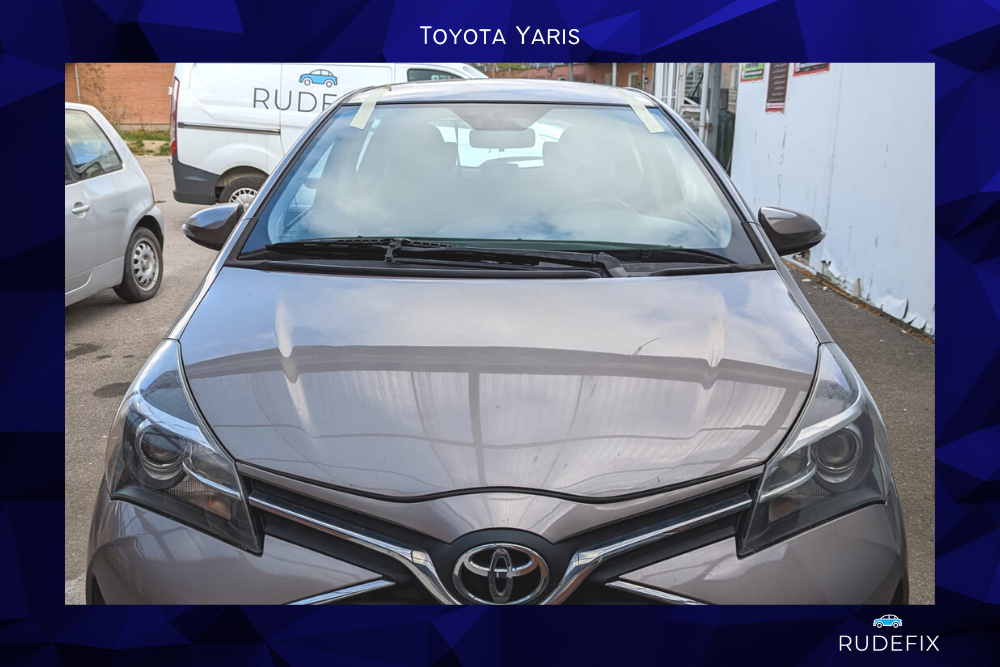 Udskiftning af forrude på Toyota Yaris med OE-spec autoglas